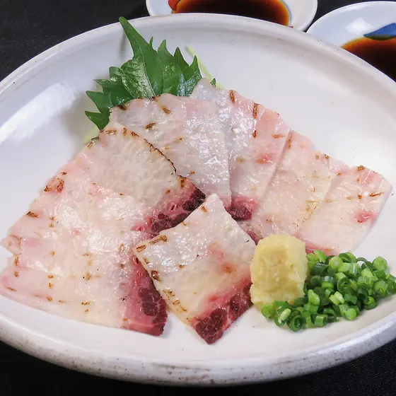 鯨のタン刺（さえずり）
